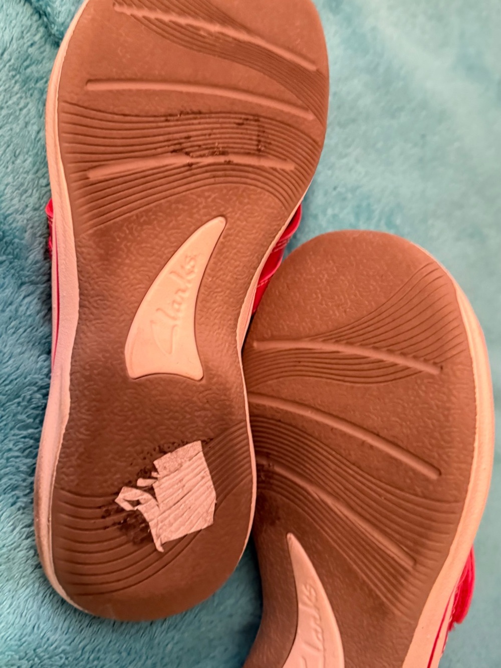 Clarks Women's Bright Red Adjustable Velcro Sandals - Picture 6 of 6